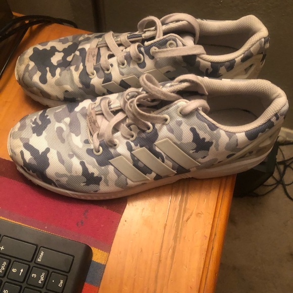 Adidas men Camo shoes still very good condition - Picture 2 of 2